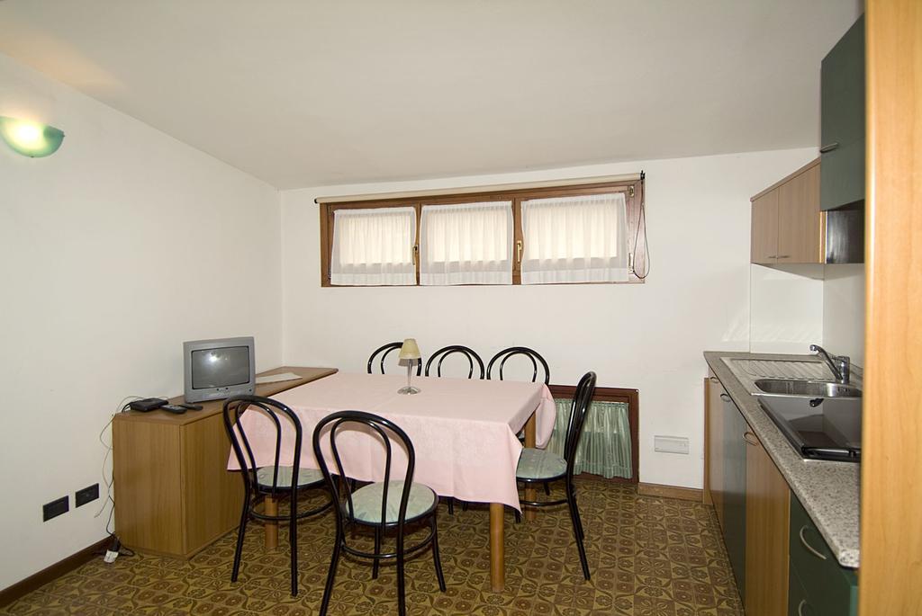 Camping Hotel Au Lac De Como Sorico Δωμάτιο φωτογραφία